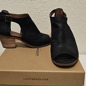 Lucky Brand Cut out bootie